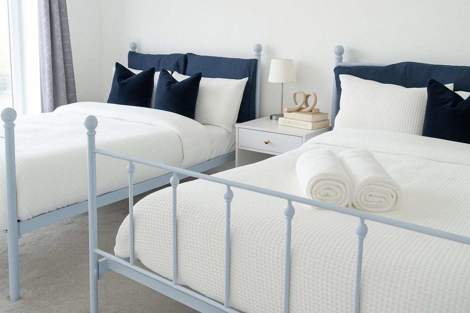 Glory Homes- Centre , Sleeps 7 With Parking & Wifi * Birmingham